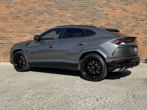 Used 2022 Lamborghini Urus image 3