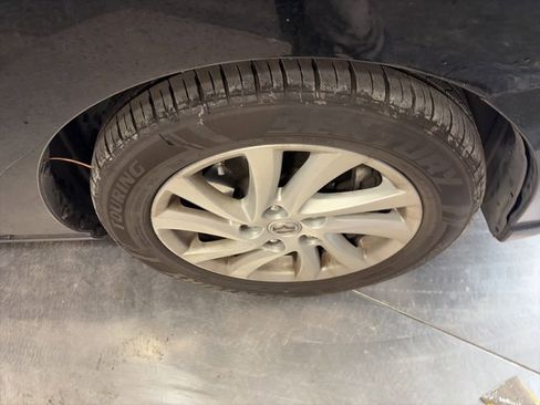 Used 2012 MAZDA MAZDA5 Sport image 5