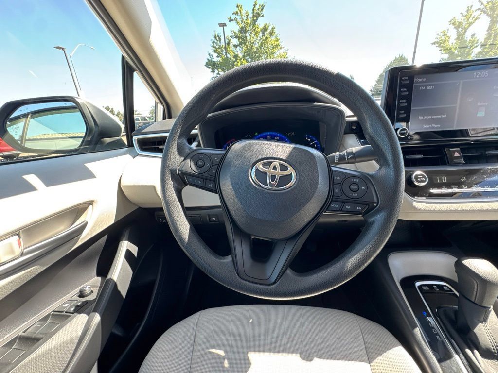 Used 2022 Toyota Corolla LE FWD image 21