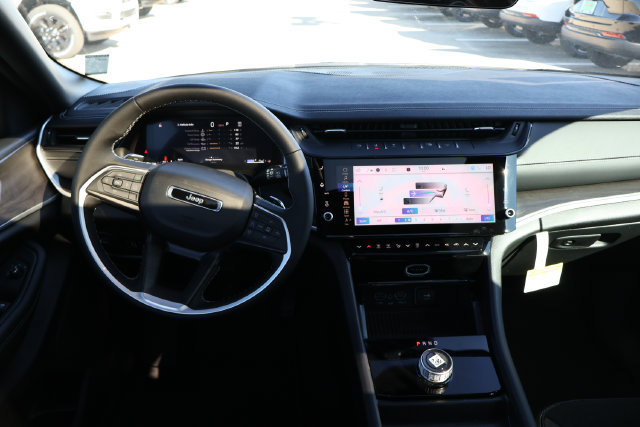 New 2026 Jeep Grand Cherokee Altitude RWD image 11