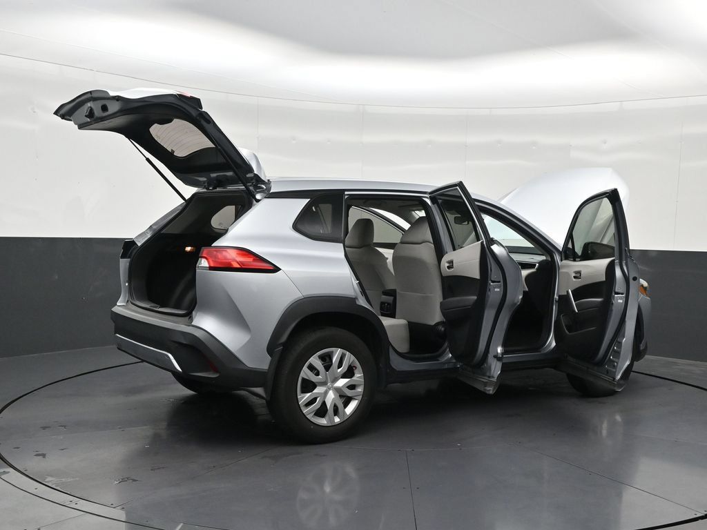 Used 2022 Toyota Corolla Cross L FWD image 31