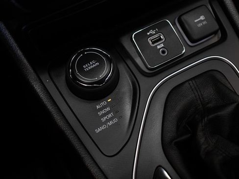 Used 2022 Jeep Cherokee Latitude Lux AWD/4WD image 33