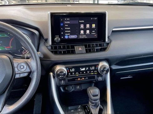 Used 2025 Toyota RAV4 XLE FWD image 6