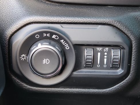 Used 2021 Jeep Wrangler Sport AWD/4WD image 25