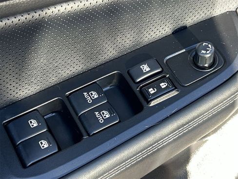 Used 2017 Subaru Legacy 3.6R Limited image 19