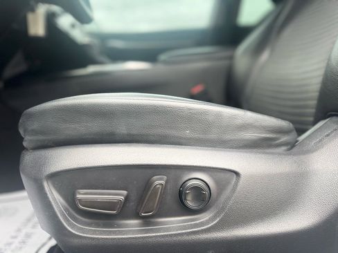 Used 2018 Toyota Camry SE image 38