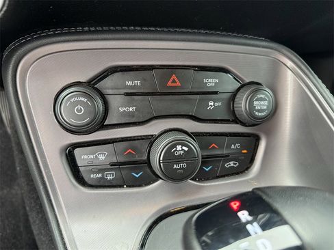 Used 2023 Dodge Challenger SXT image 21
