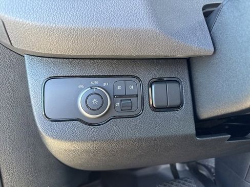 Used 2025 Mercedes-Benz Sprinter 2500 image 22