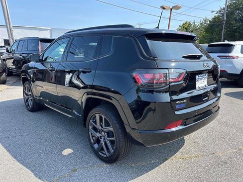 Certified 2024 Jeep Compass Limited w/ High Altitude Package image 5