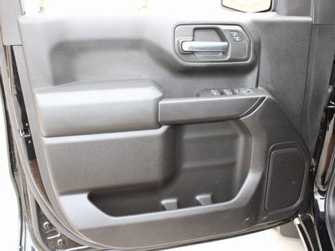 Certified 2025 Chevrolet Silverado 1500 Custom image 18