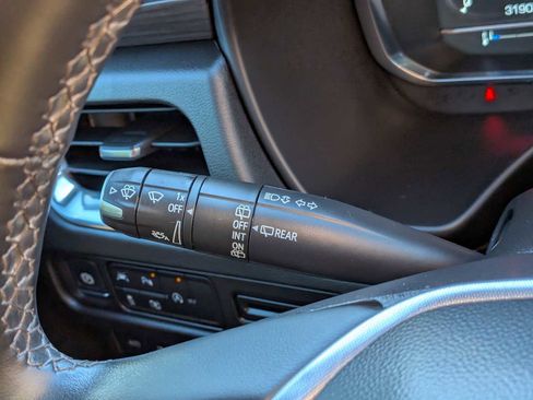 Certified 2024 GMC Yukon XL SLT image 28