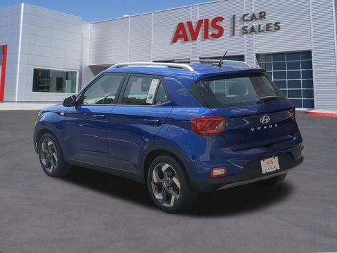 Used 2025 Hyundai Venue SEL FWD image 9