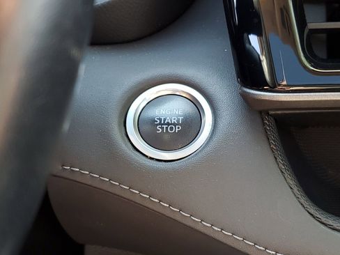 Certified 2020 Toyota Highlander Limited AWD/4WD image 32