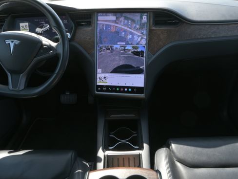 Used 2020 Tesla Model X Long Range AWD/4WD image 12