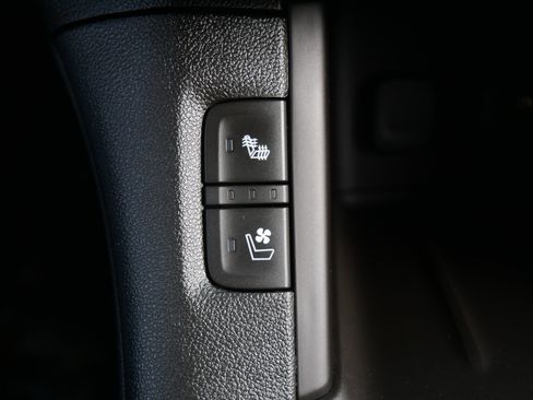 Used 2018 GMC Acadia Denali image 31