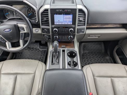 Used 2018 Ford F150 Lariat w/ Equipment Group 502A Luxury AWD/4WD image 9