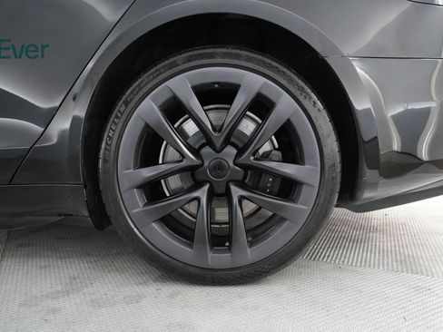 Used 2022 Tesla Model S image 9