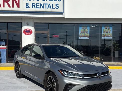 Used 2025 Volkswagen Jetta Sport image 1