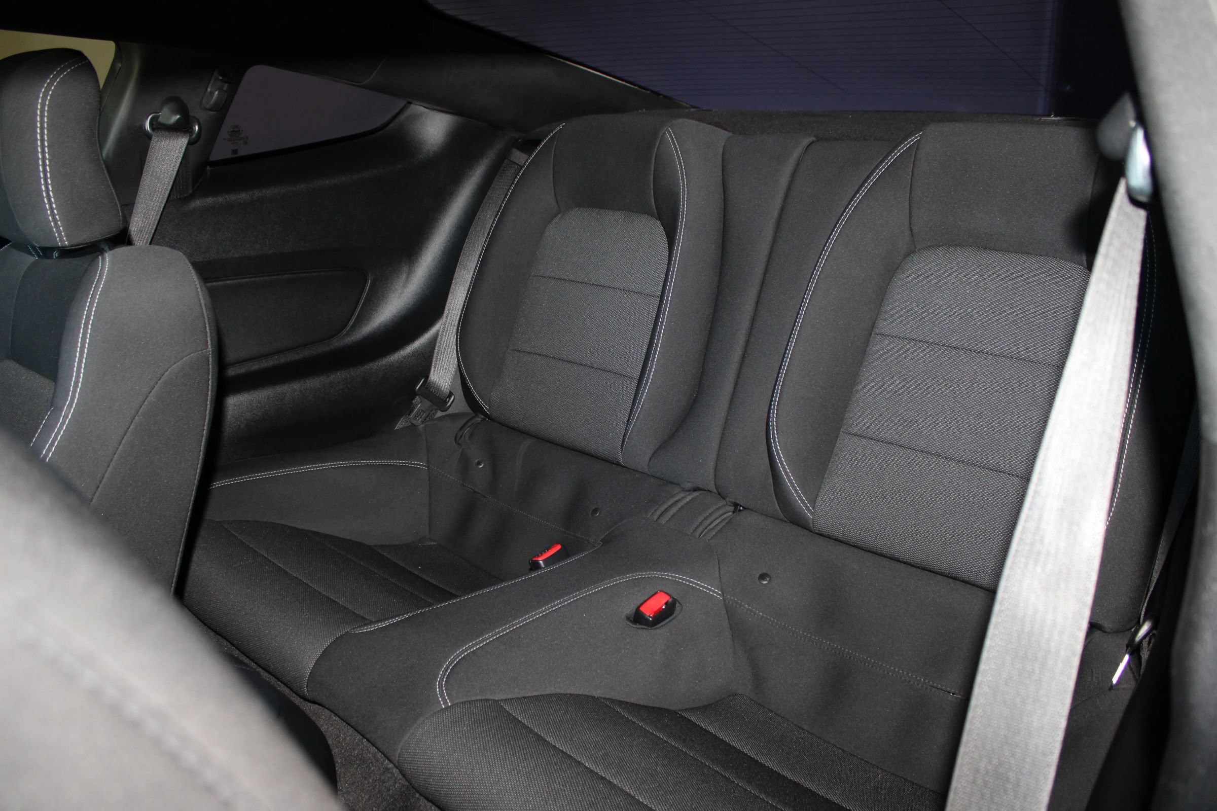 Used 2016 Ford Mustang Coupe RWD image 25