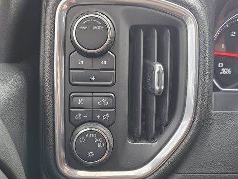 Used 2022 Chevrolet Silverado 2500 LT w/ Convenience Package AWD/4WD image 22