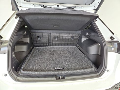 New 2026 Volkswagen Tiguan SEL R-Line AWD/4WD image 13