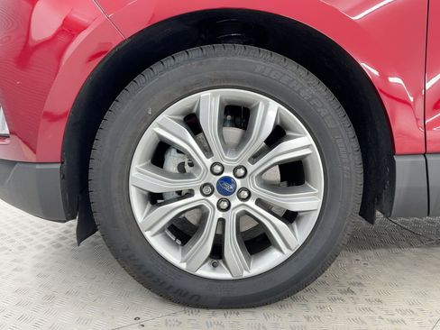 Used 2019 Ford Edge Titanium image 11