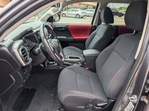 Used 2023 Toyota Tacoma SR5 RWD image 2