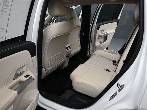Used 2023 Mercedes-Benz GLB 250 image 12