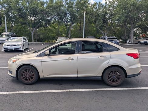 Used 2018 Ford Focus SE image 8