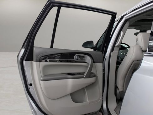 Used 2015 Buick Enclave Leather image 18