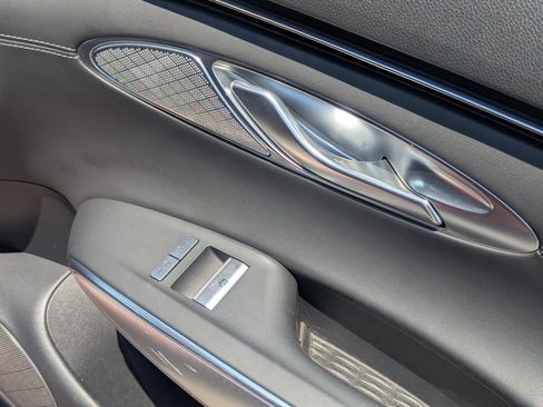 Used 2023 Genesis GV70 2.5T w/ Select Package image 38