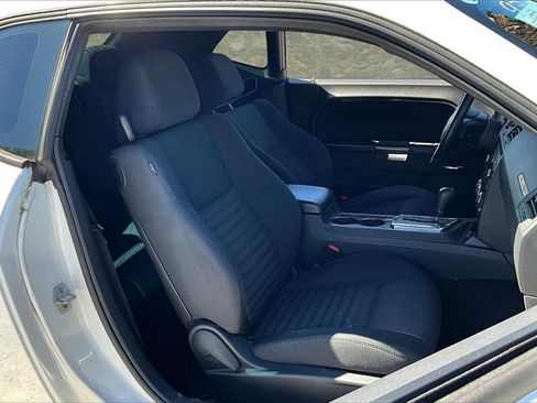 Used 2013 Dodge Challenger SXT image 6