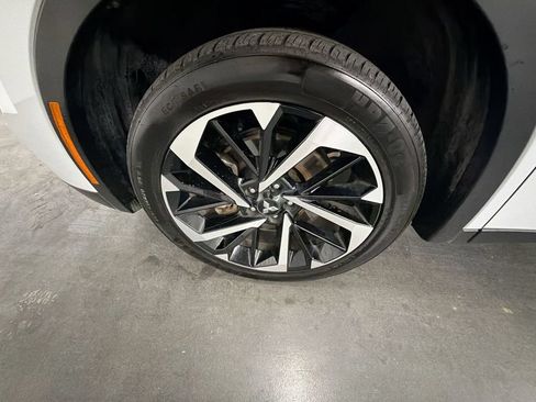 Used 2024 Mitsubishi Outlander SE AWD/4WD image 31