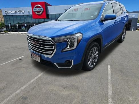 Used 2024 GMC Terrain SLT image 3