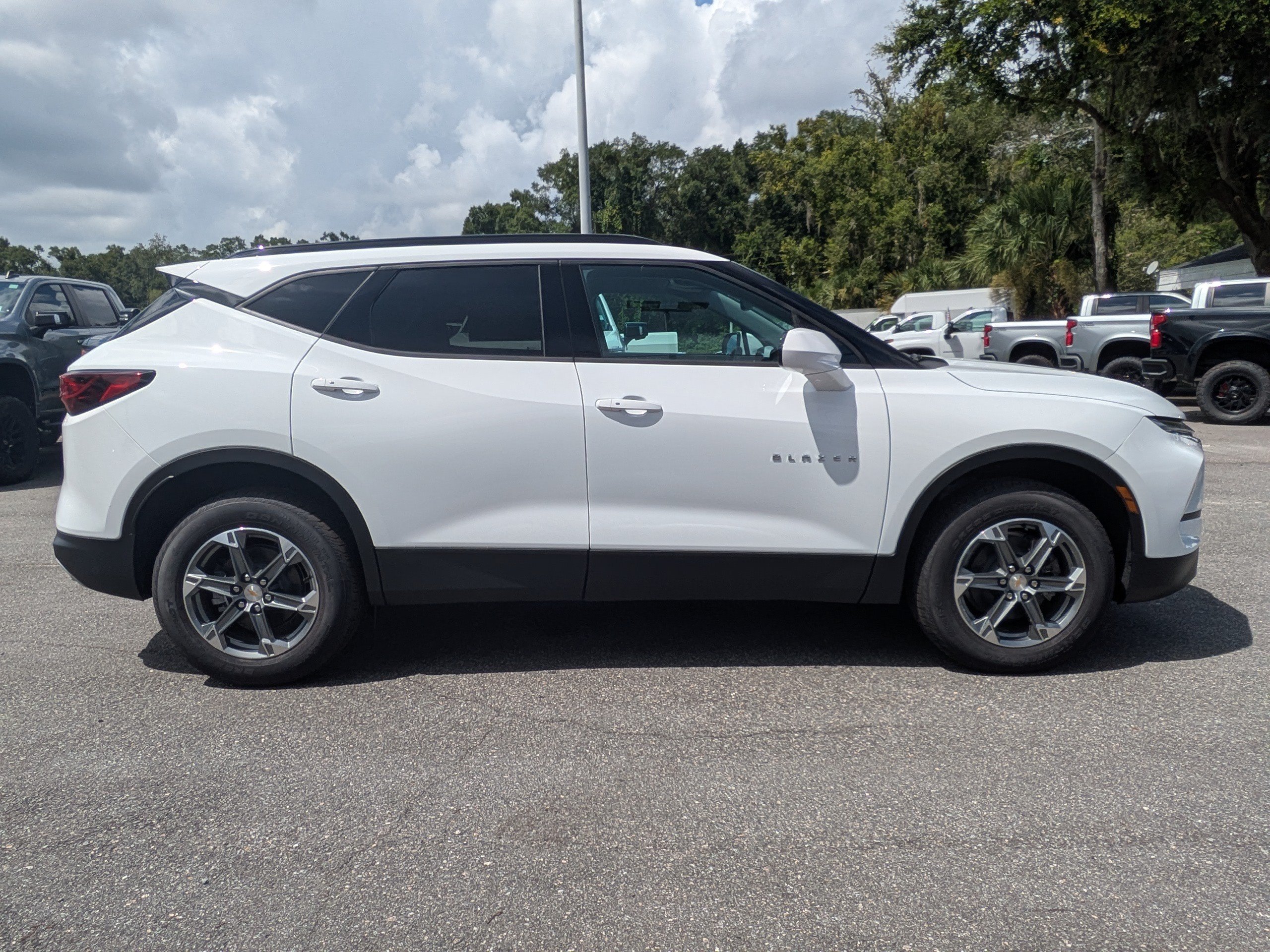 New 2026 Chevrolet Blazer LT w/ Convenience Package FWD image 3