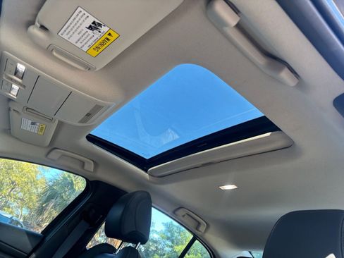 Used 2025 MAZDA MAZDA3 s image 32