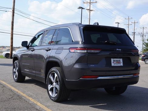 Used 2022 Jeep Grand Cherokee Limited 4xe w/ Luxury Tech Group II AWD/4WD image 5