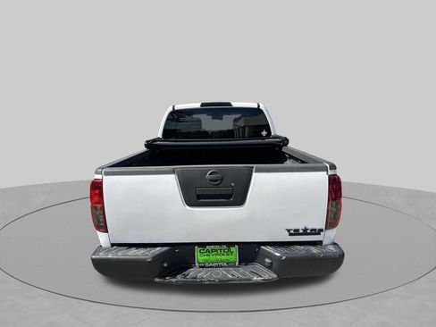 Used 2010 Nissan Frontier SE RWD image 25