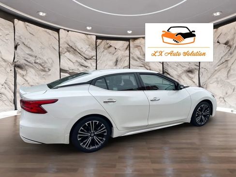Used 2017 Nissan Maxima 3.5 SV w/ Dynamic Package FWD image 5