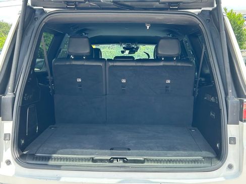 Used 2024 Jeep Wagoneer L Series II w/ Flexible Seating Group AWD/4WD image 13