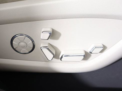 Used 2018 Lincoln MKX Reserve w/ Driver Assistance Package image 35