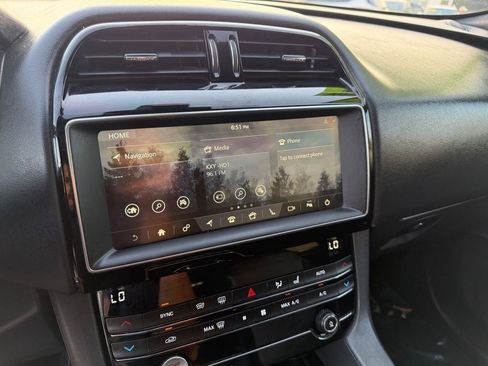 Used 2019 Jaguar F-PACE Premium AWD/4WD image 48