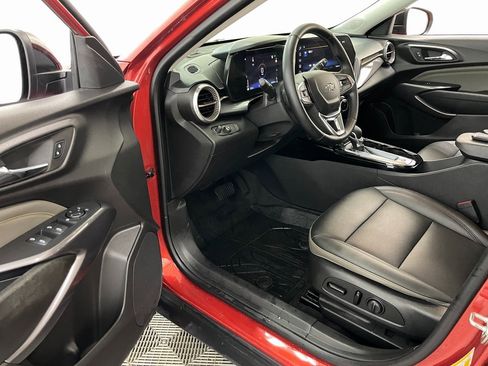 Certified 2024 Chevrolet Trax ACTIV w/ Sunroof Package image 21