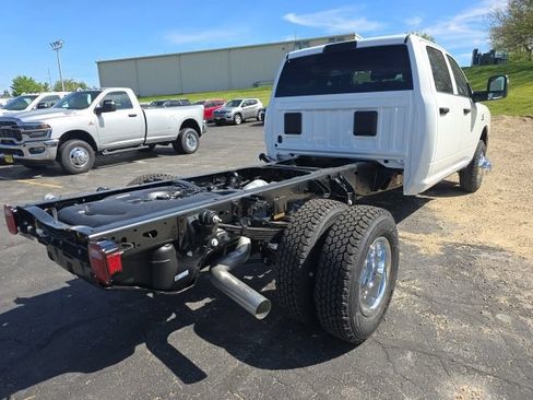 New 2026 RAM 3500 Tradesman w/ Chrome Appearance Group A AWD/4WD image 7