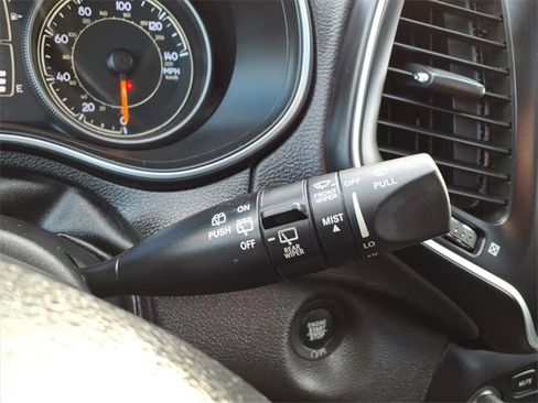 Used 2019 Jeep Cherokee Latitude Plus w/ Comfort/Convenience Group image 25