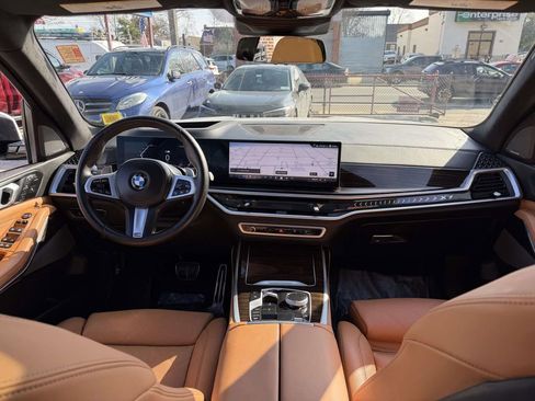 Used 2026 BMW X7 xDrive40i AWD/4WD image 19