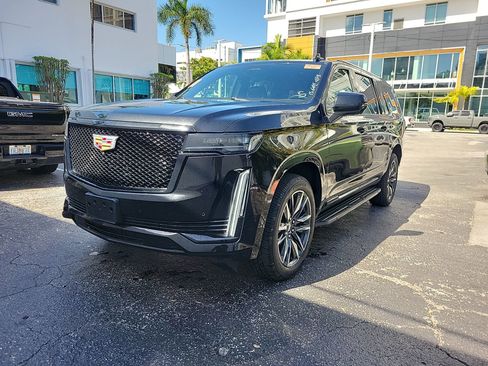Used 2022 Cadillac Escalade ESV Sport image 2