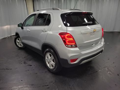 Used 2022 Chevrolet Trax LT FWD image 6