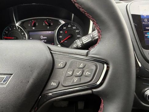 Used 2023 Chevrolet Equinox RS FWD image 12