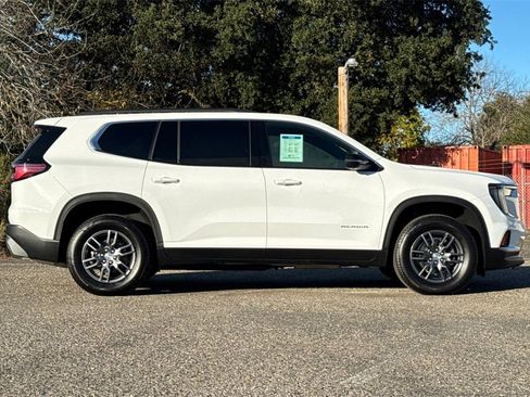 Certified 2025 GMC Acadia Elevation image 3